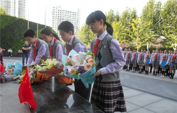 上海市格致初级中学|[黄浦]格致初级中学:祖国 您好！