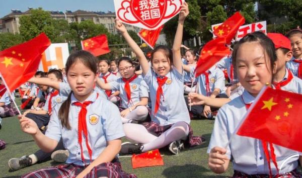 中国网|少年强则中国强，千名外校学子为祖国庆生