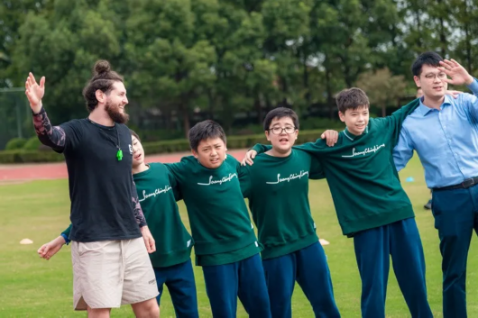 绿色青浦|宋庆龄学校： “小小地球村”学子 “云快闪”为全人类祈福