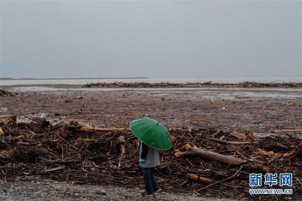 新华网|法国东南部地区遭暴风雨袭击[组图]