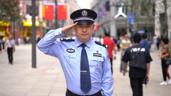 新民晚报|这个国庆节，驻守在黄浦街头的刑警队长