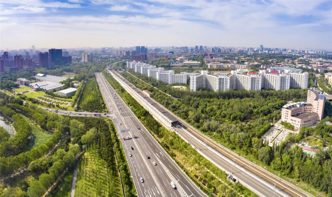 京张铁路遗址公园沿线美图——转河▲京张铁路遗址公园沿线美图