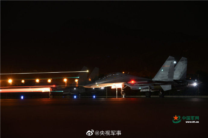 @央视军事|超震撼！东部战区空军航空兵某旅跨昼夜飞行训练