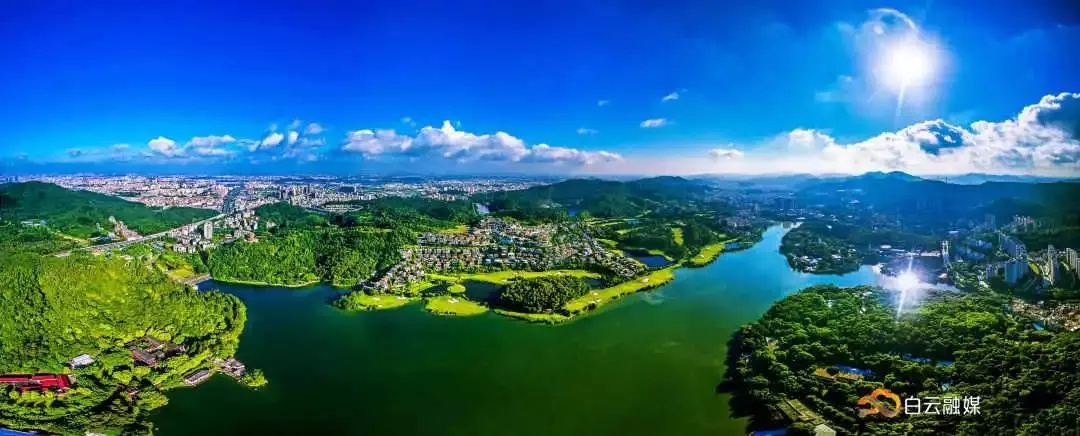 推門見綠,開窗見景(圖為頤和山莊)▲ 被綠意包圍的白雲國際會議中心