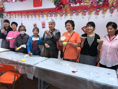 上海市闵行区人民政府网站|“镶嵌生活艺术”，虹桥镇金汇花园社区开展“DIY马赛克杯垫”手工制作活动