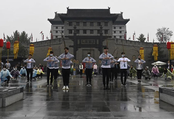 人民网|精彩提前看&#xA0;揭秘丝绸之路国际电影节迎宾仪式