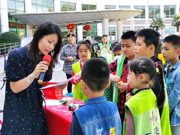 上海市闵行区人民政府网站|垃圾分类我践行——圣陶沙党总支学“四史”系列活动