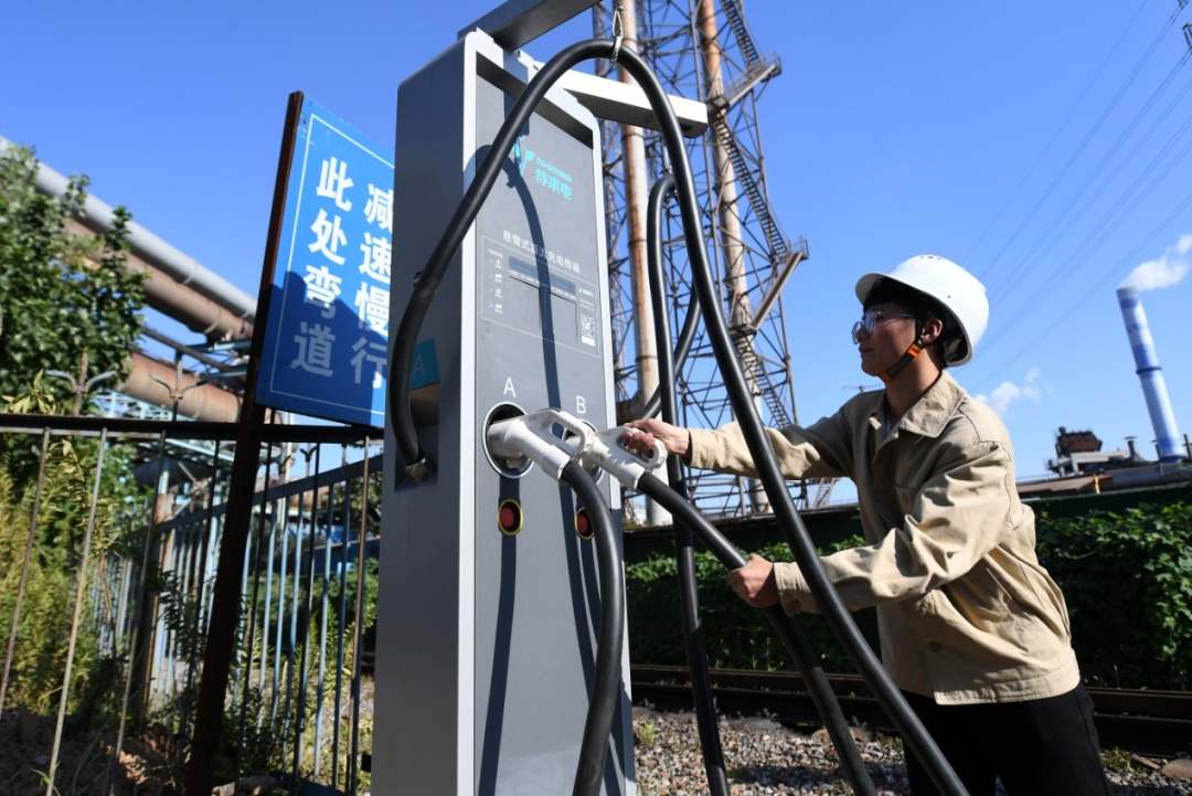 人民日报客户端江苏频道|首趟电动货运专列南钢启运 年减排二氧化碳816.9吨