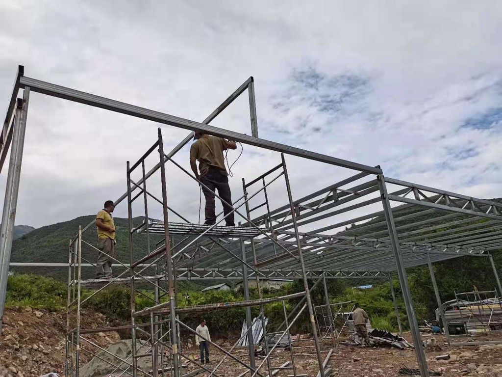 川观新闻|挖掘尔苏藏族文化，绵竹助甘洛打造民宿促增收