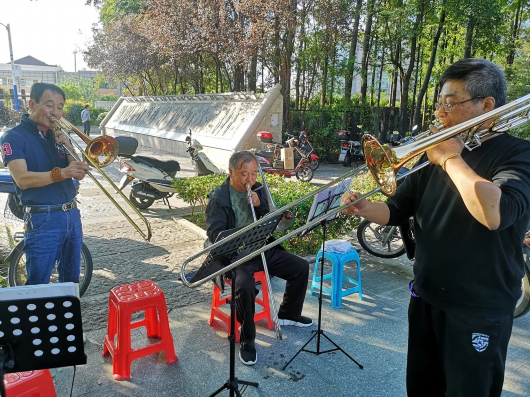 上海宝山|“吹”出生活新朝气！宝山出了支“银发”民间铜管乐队