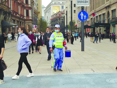 周到|南京路步行街东拓段不设垃圾桶？管理部门：借鉴国外先进理念