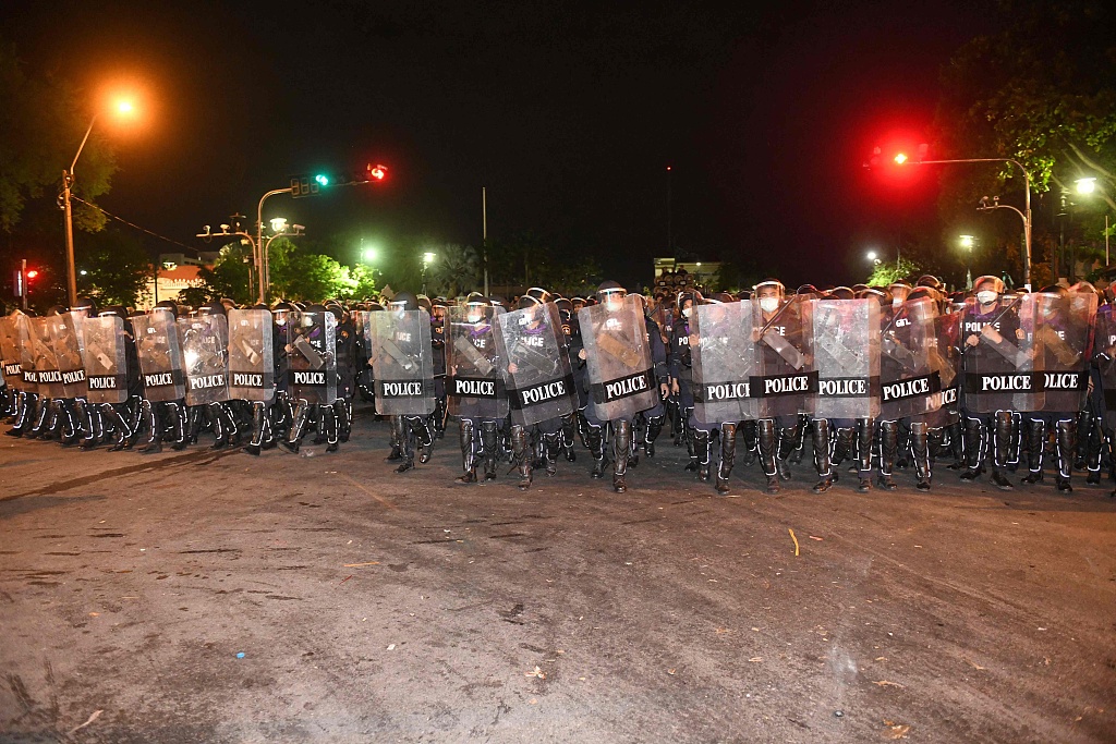 人民视觉|泰国发紧急状态令禁止首都大型集会&#xA0;警察上街维持治安