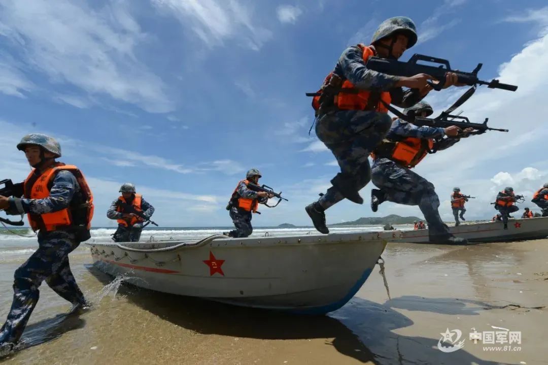 中国军网|中国海军陆战队讲述：抢滩登陆，我们为冲锋而生