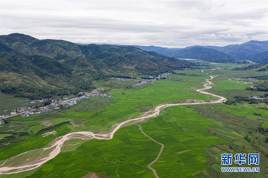 新华网|鸟瞰大凉山腹地昭觉县