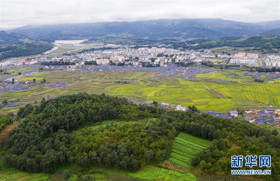 新华网|鸟瞰大凉山腹地昭觉县