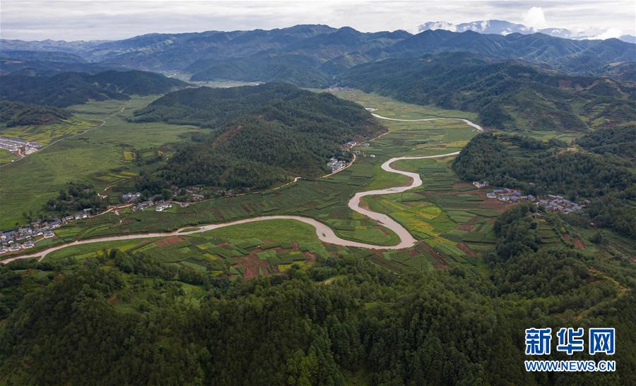 新华网|鸟瞰大凉山腹地昭觉县