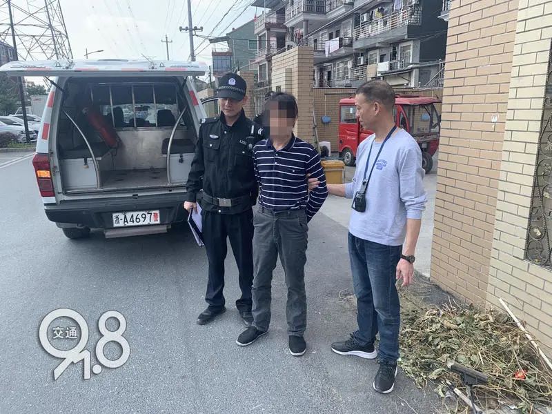 杭州交通918|在杭旅游的女车主打开车门瞬间一惊：大事不妙！