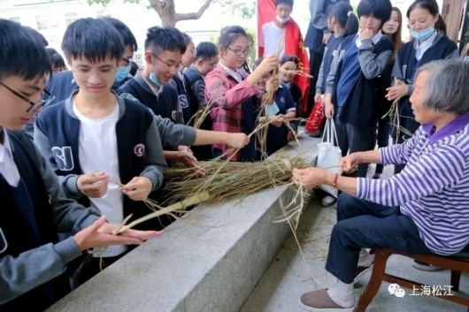 上海松江|感受农村广阔天地 松江一中将课堂搬到了田间地头