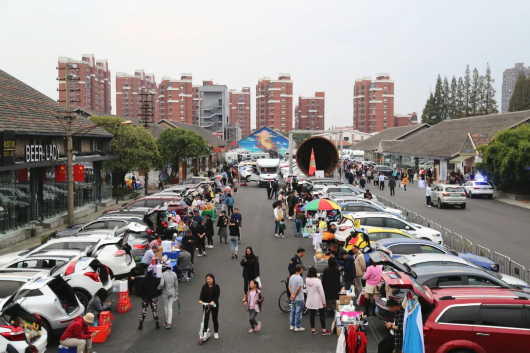 上海松江|“晒谷场”变身“百车秀场” 松江这里的集市人气爆棚