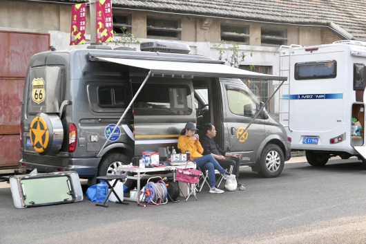 上海松江|“晒谷场”变身“百车秀场” 松江这里的集市人气爆棚