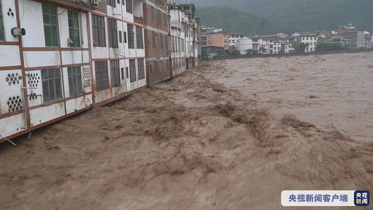 央视新闻客户端|极端强降水频发、旱涝并存！入汛以来云南暴雨天气突破历史纪录