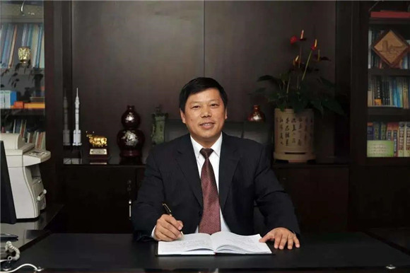 西南大学校长张卫国"在变化中塑造自我."简介:教授,博士生导师.