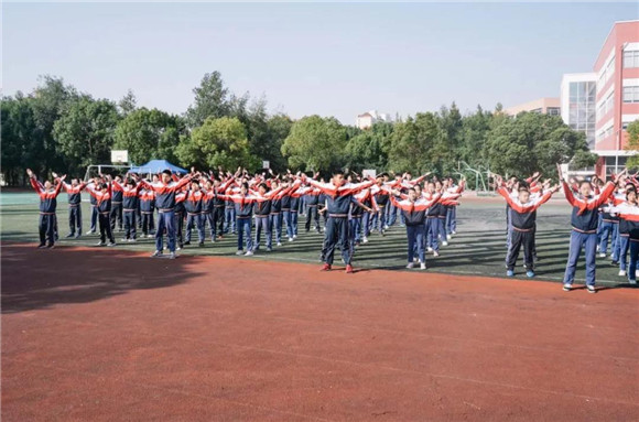 上海市浦东新区教育学院实验中学|[浦东]浦东新区教育学院实验中学:恰同学少年 风华正茂-2020年秋季运动会