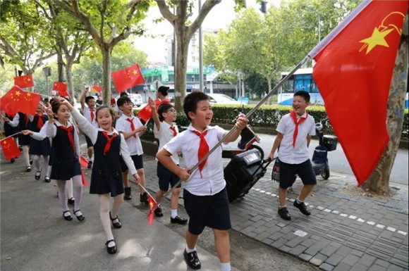 上海戏剧学院附属新世界实验小学|[浦东]上海戏剧学院附属新世界实验小学:朵朵葵花向太阳-少年宫开展建党100周年系列活动