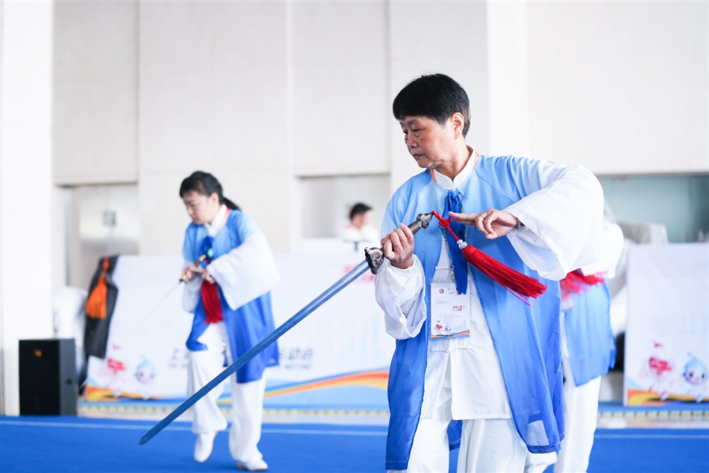 东方网|一招一式展现精气神 沪市民运动会太极拳项目总决赛举行