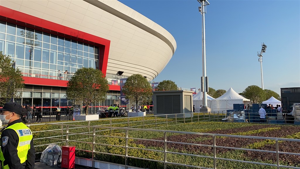 东方网|S10决赛现场都有啥!东方网记者直击“白瓷碗”首秀