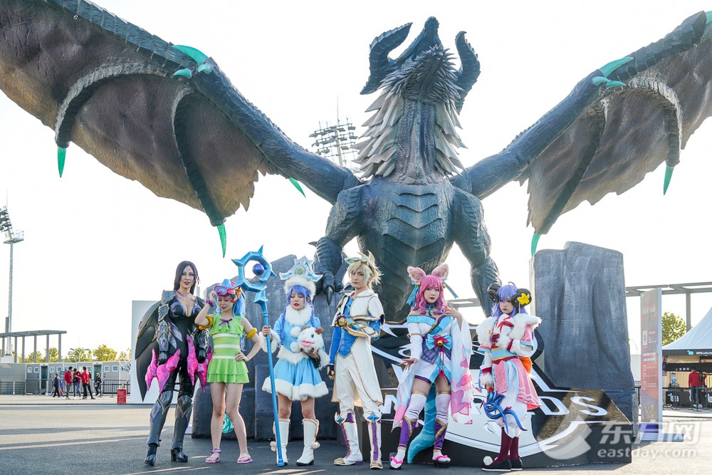 东方网|S10决赛现场都有啥!东方网记者直击“白瓷碗”首秀