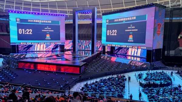 新民晚报|S10即将开赛，记者现场直击赛场防疫、安保，每个人入场要过三道关