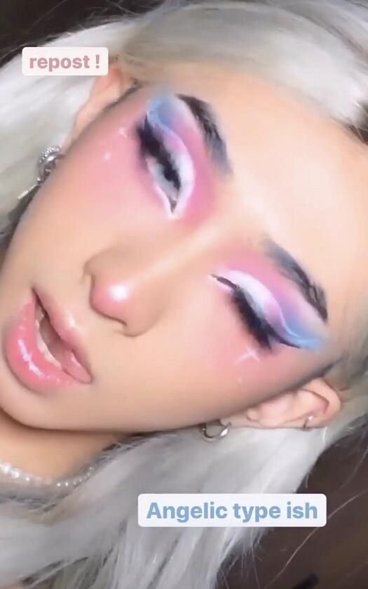 伊能静儿子再晒女装照 戴银色长发扮妖娆天使