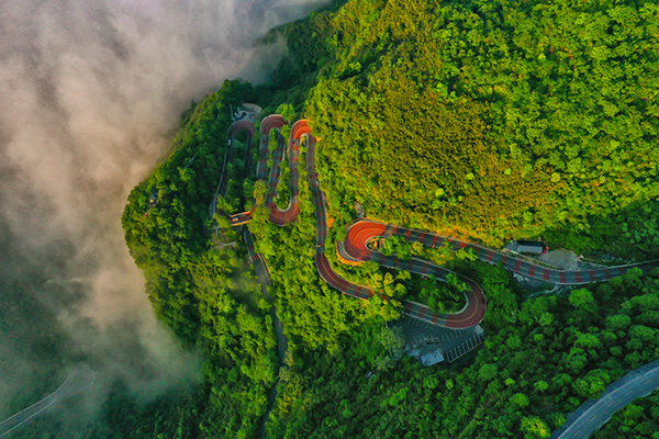 吉首花果山网红公路图片