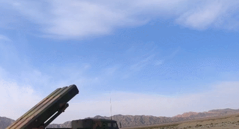 图片说明:发射瞬间 央视军事截图