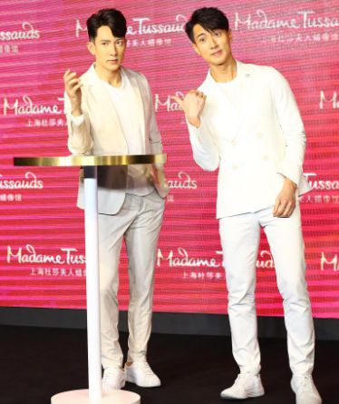 吴尊曾现场脱衣为塑造蜡像 雕像逼真孩子都分不清 