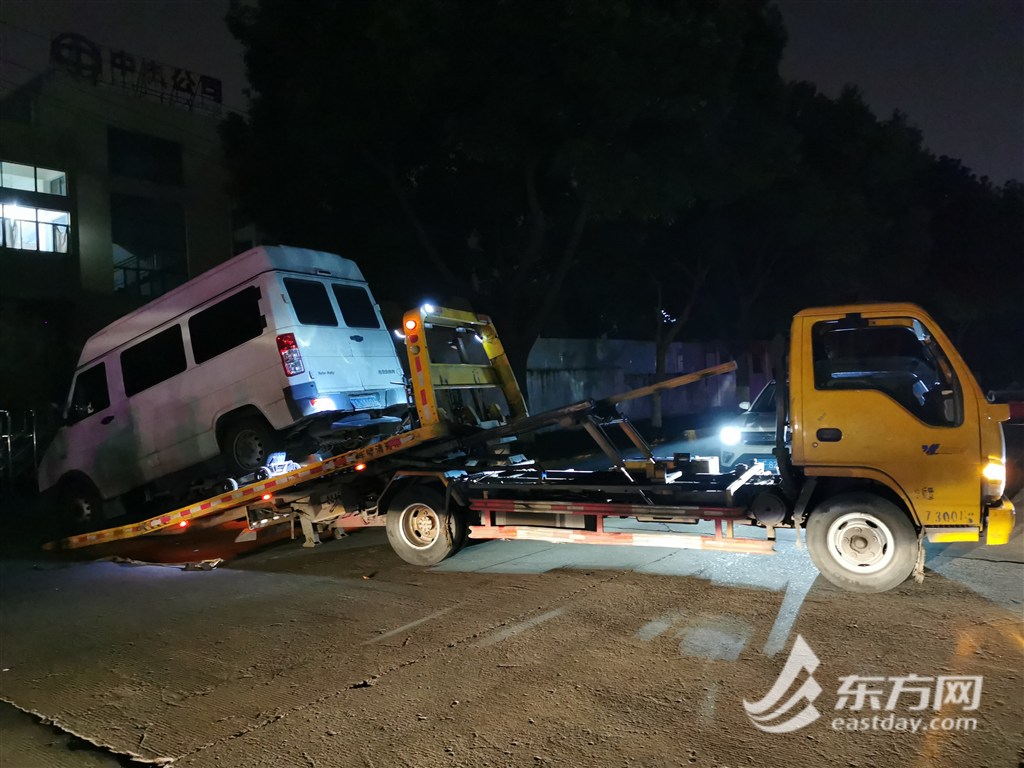 东方网|老赖藏匿轿车人间蒸发上海法官夜间奔袭三十公里闪扣车