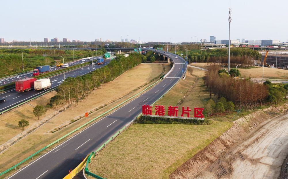 新华社客户端|镜观中国特刊丨浦东，激荡30年，澎湃向上的力量！