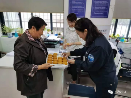 上海松江|用脚步“量”出人口普查大数据 中山街道585名普查员很给力！