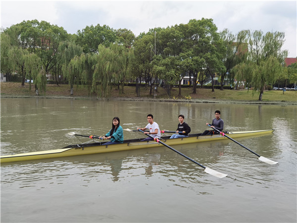 新民晚报|漂在“云大学”