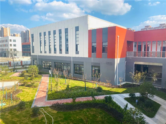 嘉定区副区长王浩视察城北大居小学建设情况