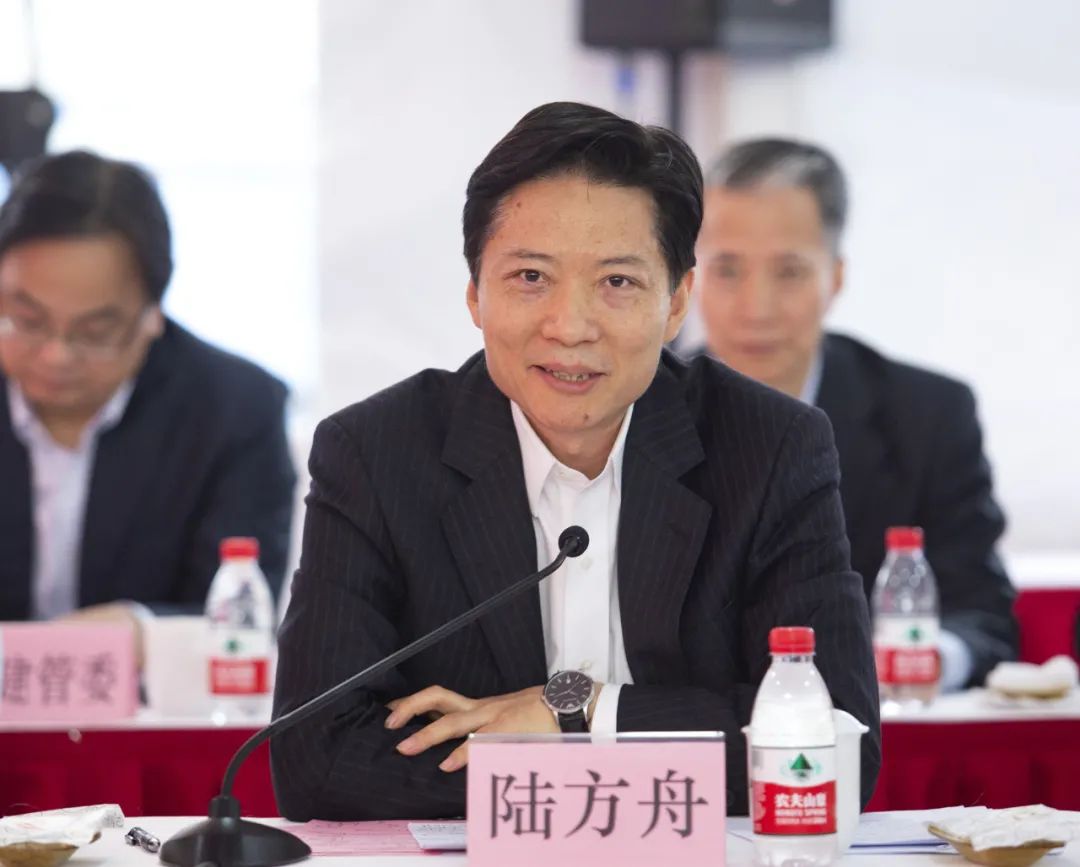 上海地产(集团)有限公司党委副书记,总裁朱嘉骏,副总裁蒋振华,嘉定区