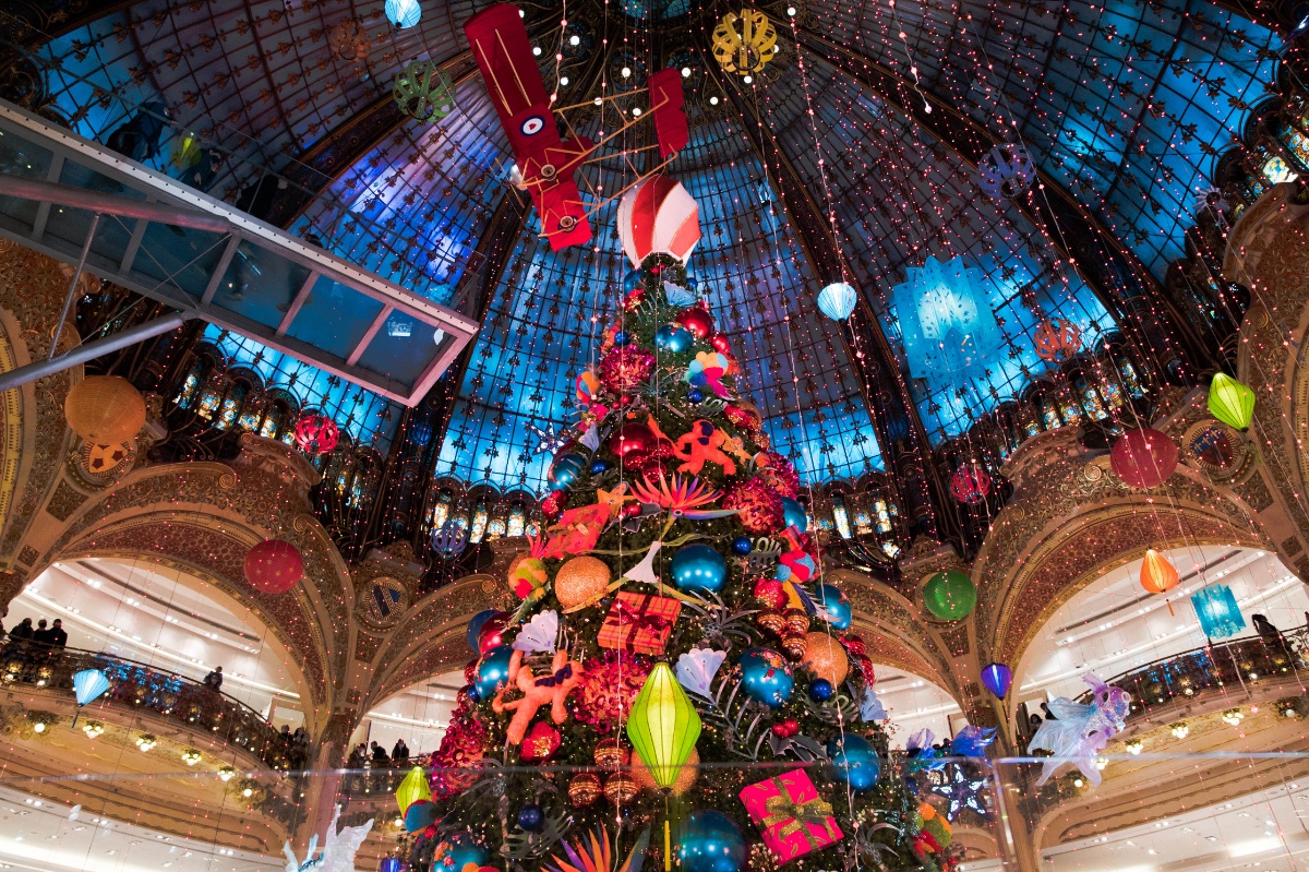 巴黎- 12月07 ：在Galeries拉斐特的圣诞树 编辑类照片 - 图片 包括有 纪念碑, 著名: 35116991