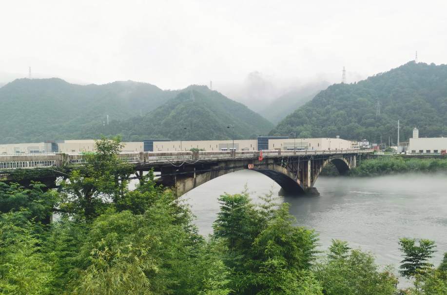挺过九孔泄洪的建德紫金大桥要被拆了?有关部门回应:即将"涅盘重生"