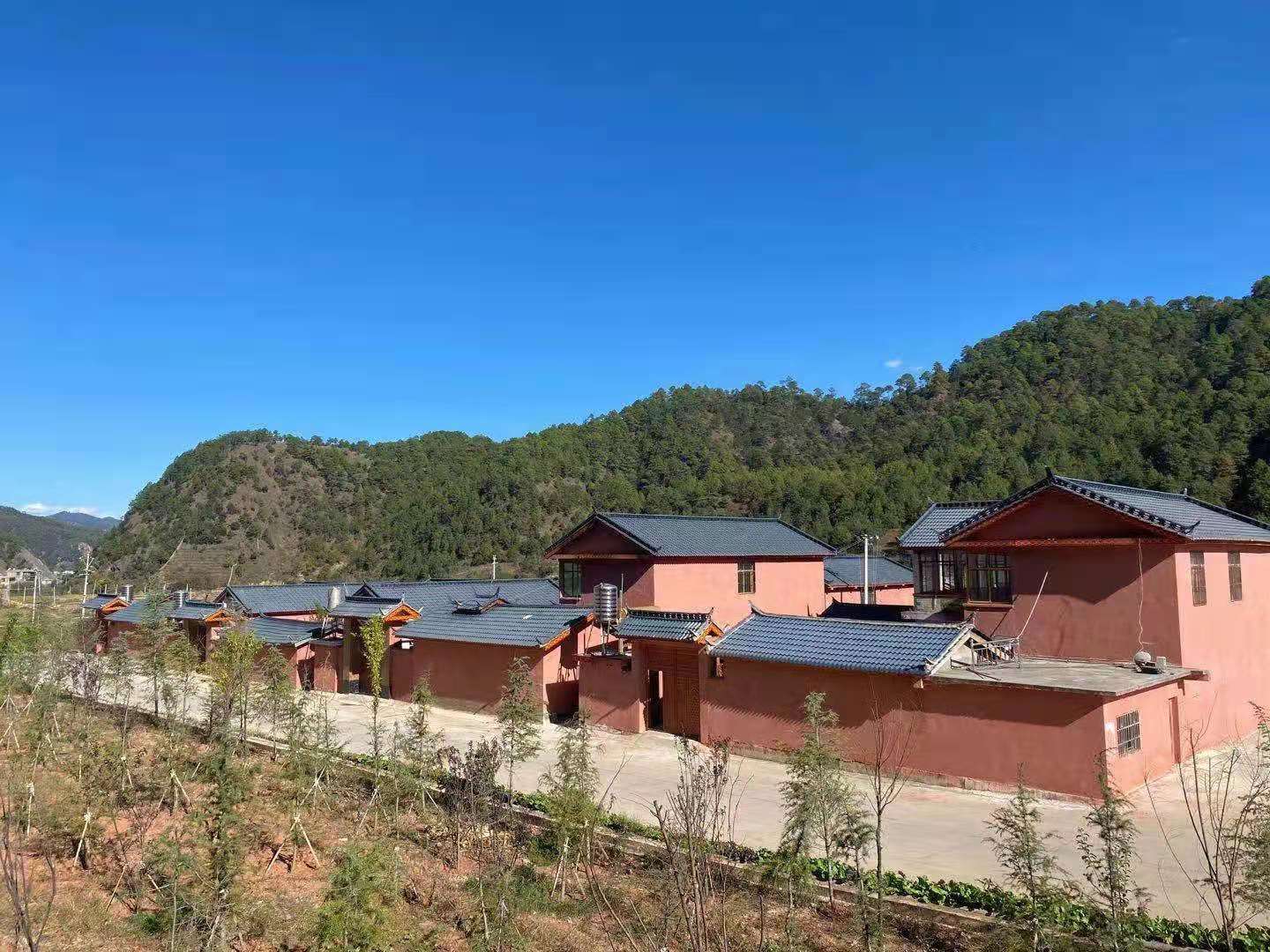 最后的脱贫户|宁蒗农民有了县城的一套房,"感觉像住宾馆"