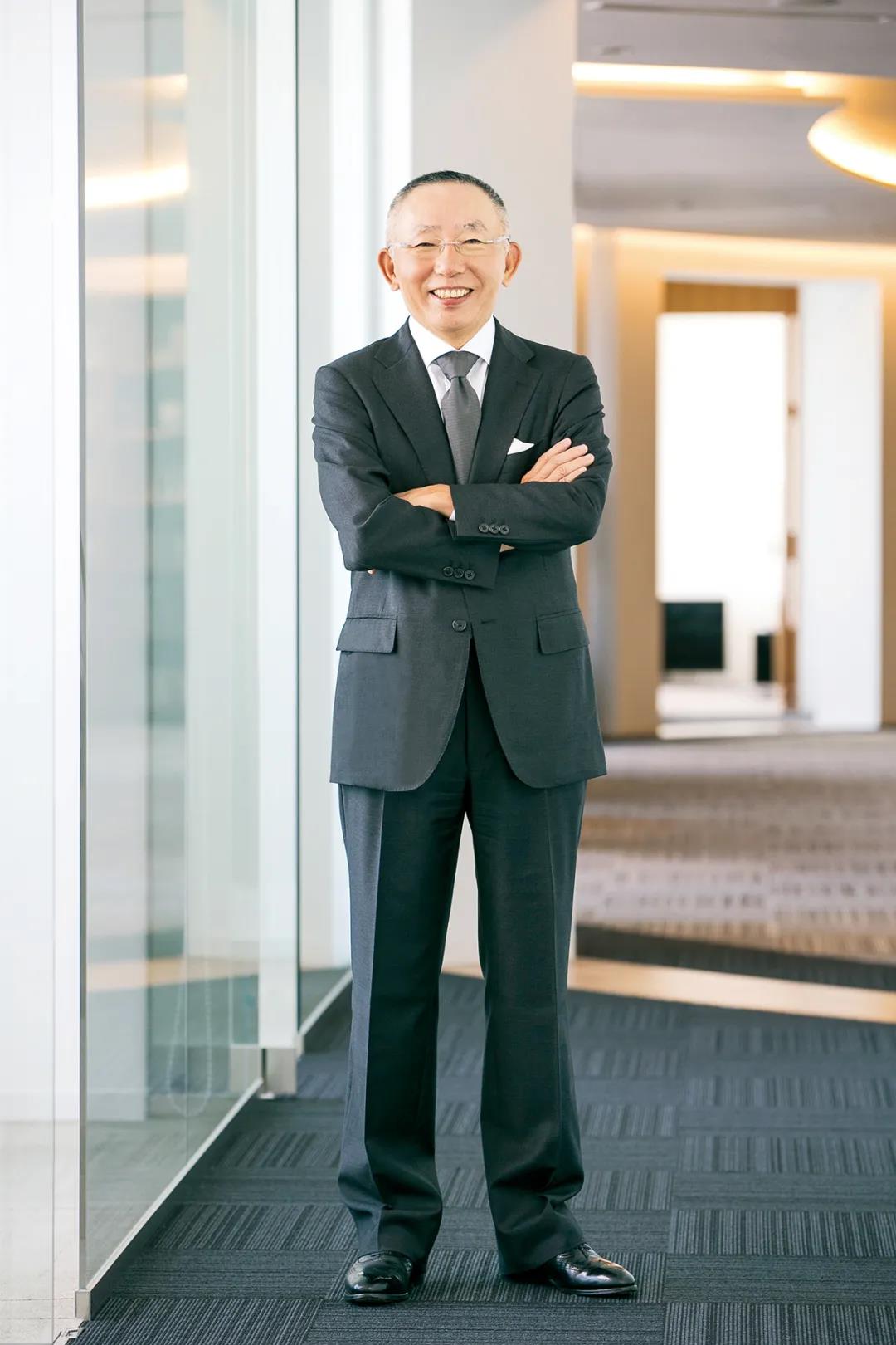 柳井正是迅销集团创始人,董事长,ceo.