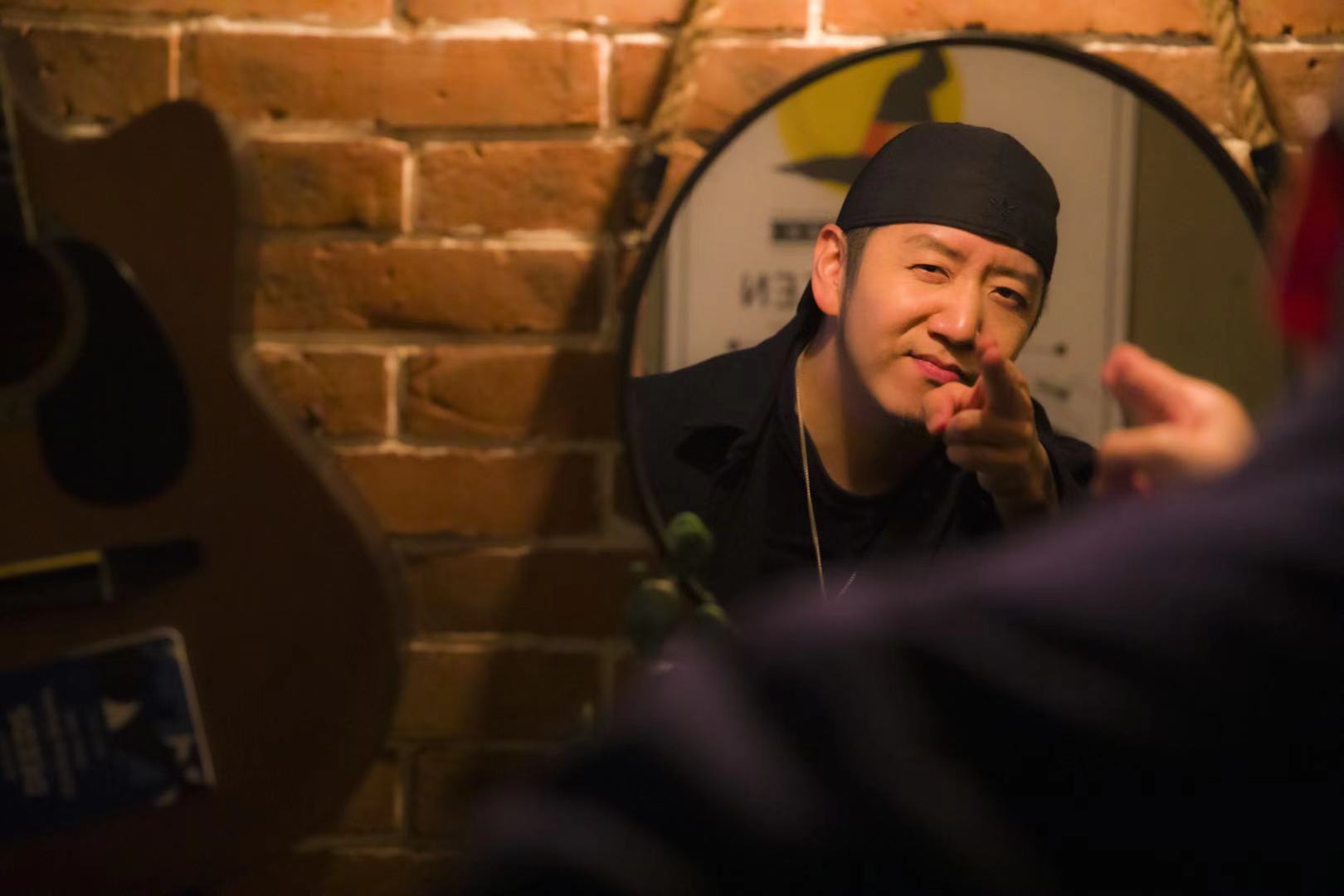 时隔七年,郝云发行新专辑《艳阳高照》