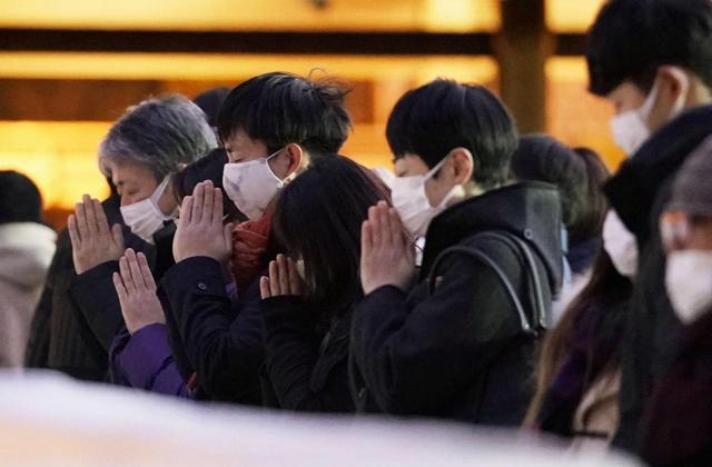 商场福袋无人排队 神社参拜冷冷清清 今年日本的元旦假期静悄悄
