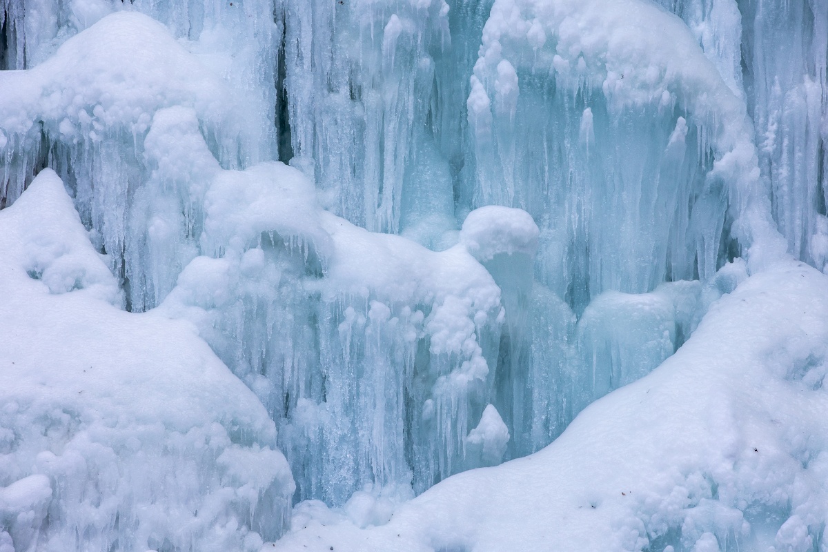 下载壁纸 冰冻的瀑布, 冰, 冰柱, 冬天 免费为您的桌面分辨率的壁纸 5184x3456 — 图片 №638944