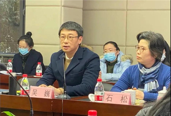 杨浦区教育工作党委副书记,教育局副局长吴巍提出要求希望通过"以赛促